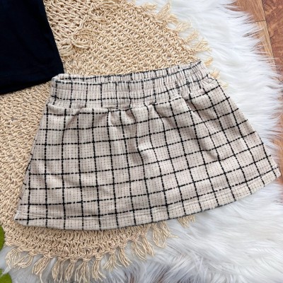 Conj. Blusa Little Teddy Bear e Short Saia Quadriculado em Plush - Preto e Areia